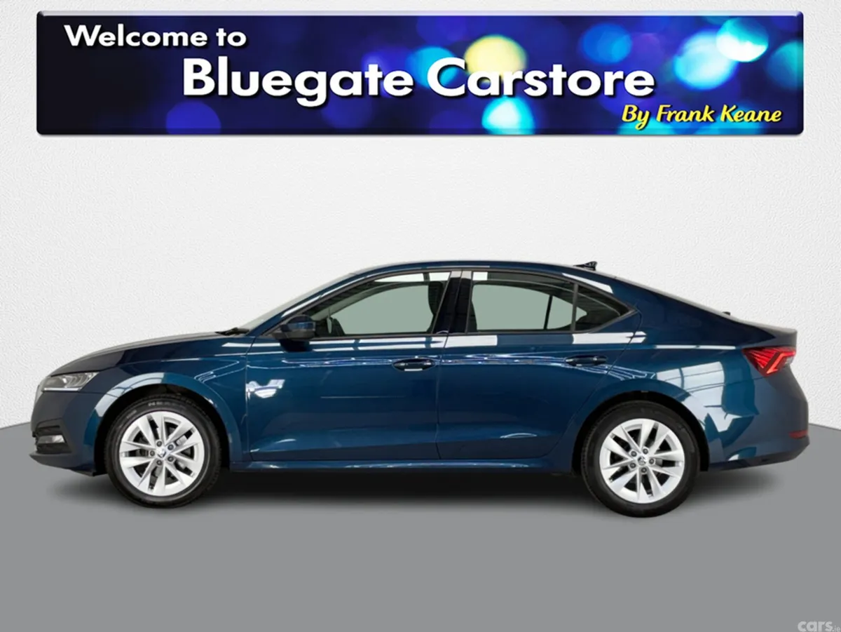 Skoda Octavia Saloon, Diesel, 2024, Blue