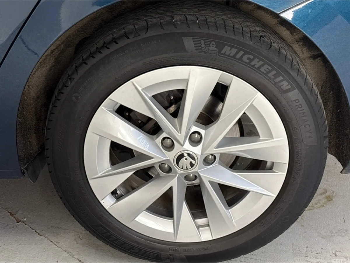 Skoda Octavia Saloon, Diesel, 2024, Blue