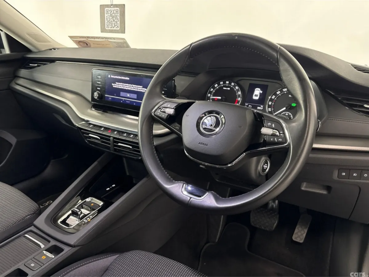 Skoda Octavia Saloon, Diesel, 2024, Blue