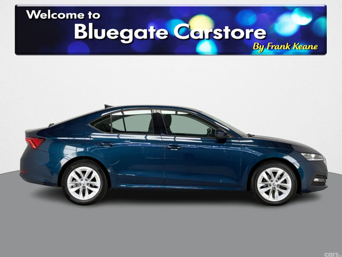Skoda Octavia Saloon, Diesel, 2024, Blue