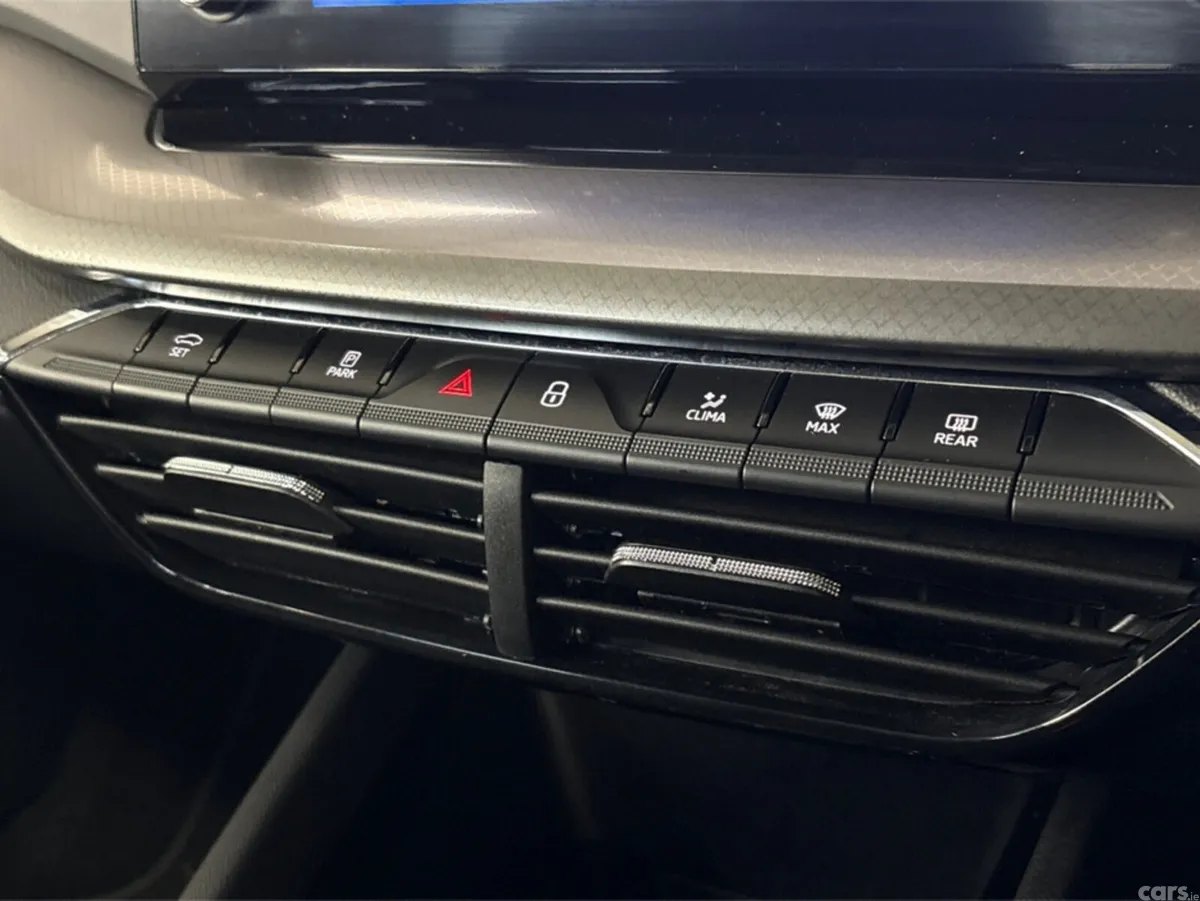 Skoda Octavia Saloon, Diesel, 2024, Blue