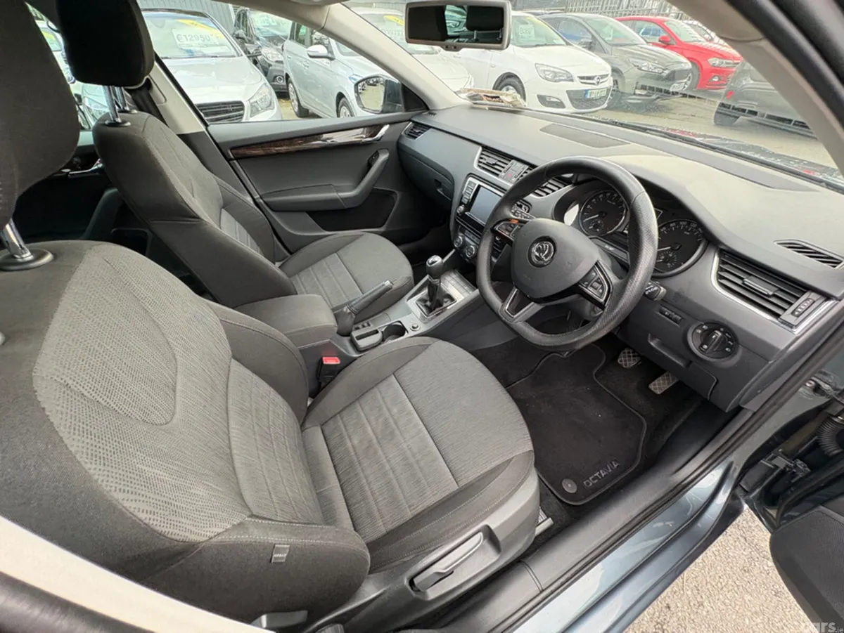 Skoda Octavia Estate, Diesel, 2016, Grey