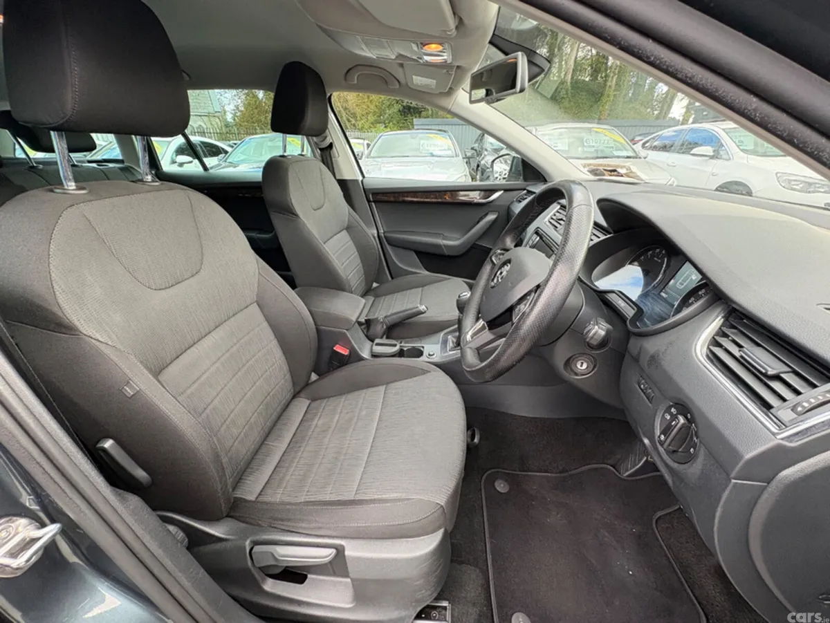 Skoda Octavia Estate, Diesel, 2016, Grey