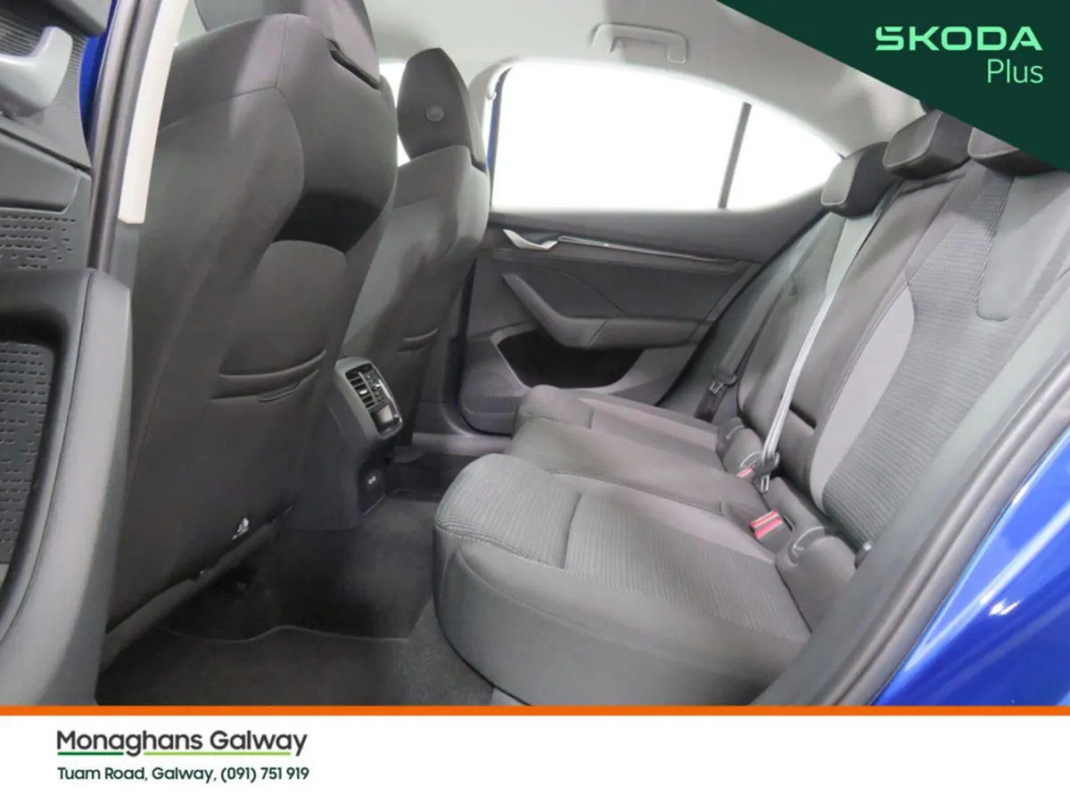 Skoda Octavia Hatchback, Diesel, 2024, Blue