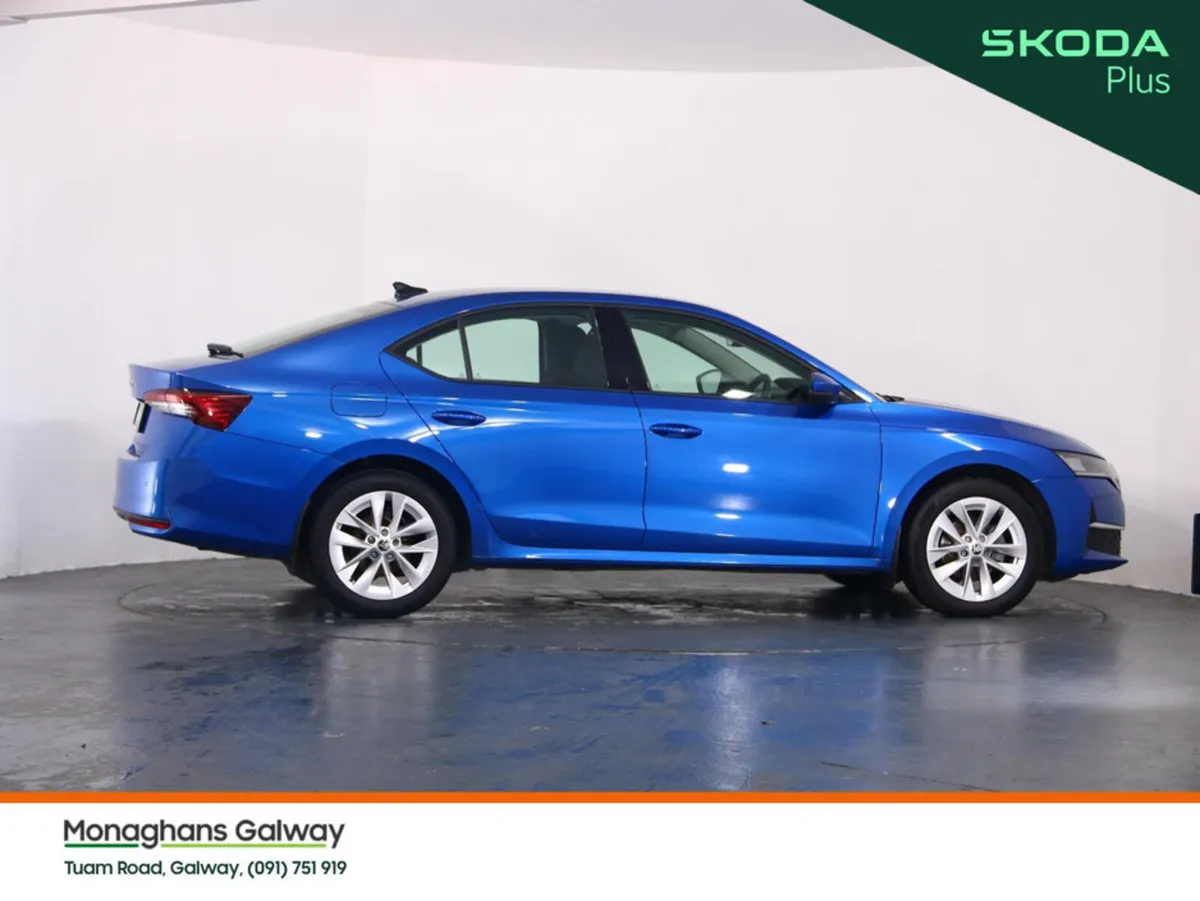 Skoda Octavia Hatchback, Diesel, 2024, Blue