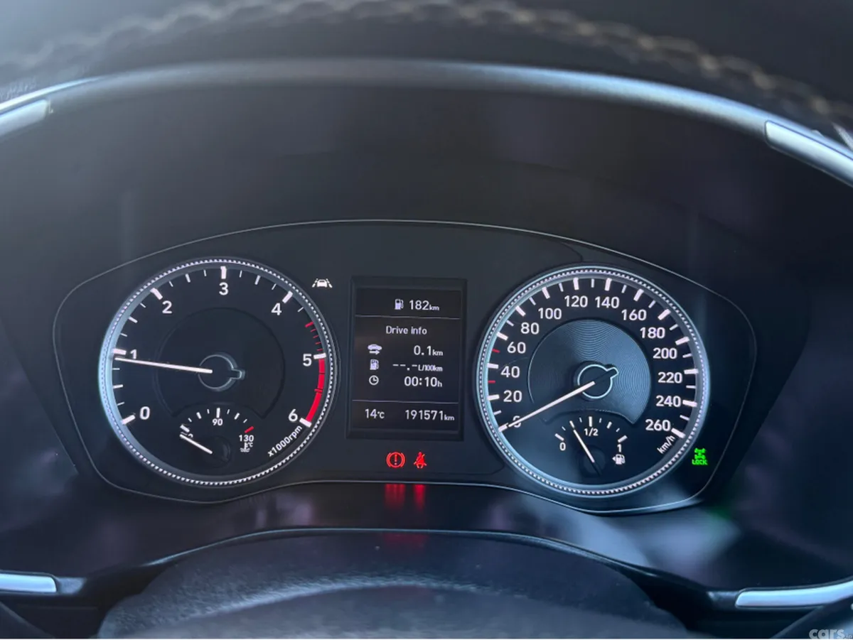 Hyundai Santa Fe Estate, Diesel, 2019, Brown