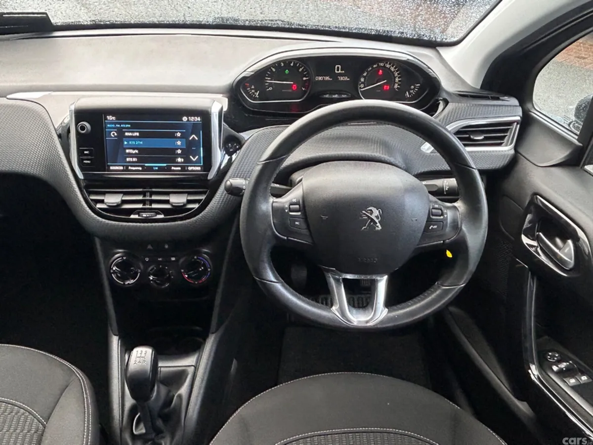 Peugeot 208 Hatchback, Petrol, 2019, Grey