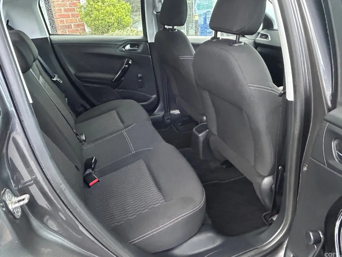 Peugeot 208 Hatchback, Petrol, 2019, Grey
