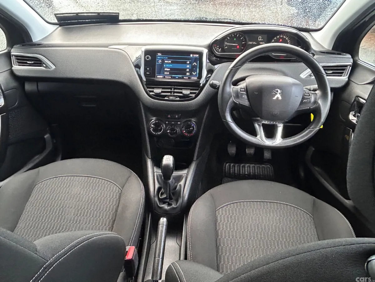 Peugeot 208 Hatchback, Petrol, 2019, Grey