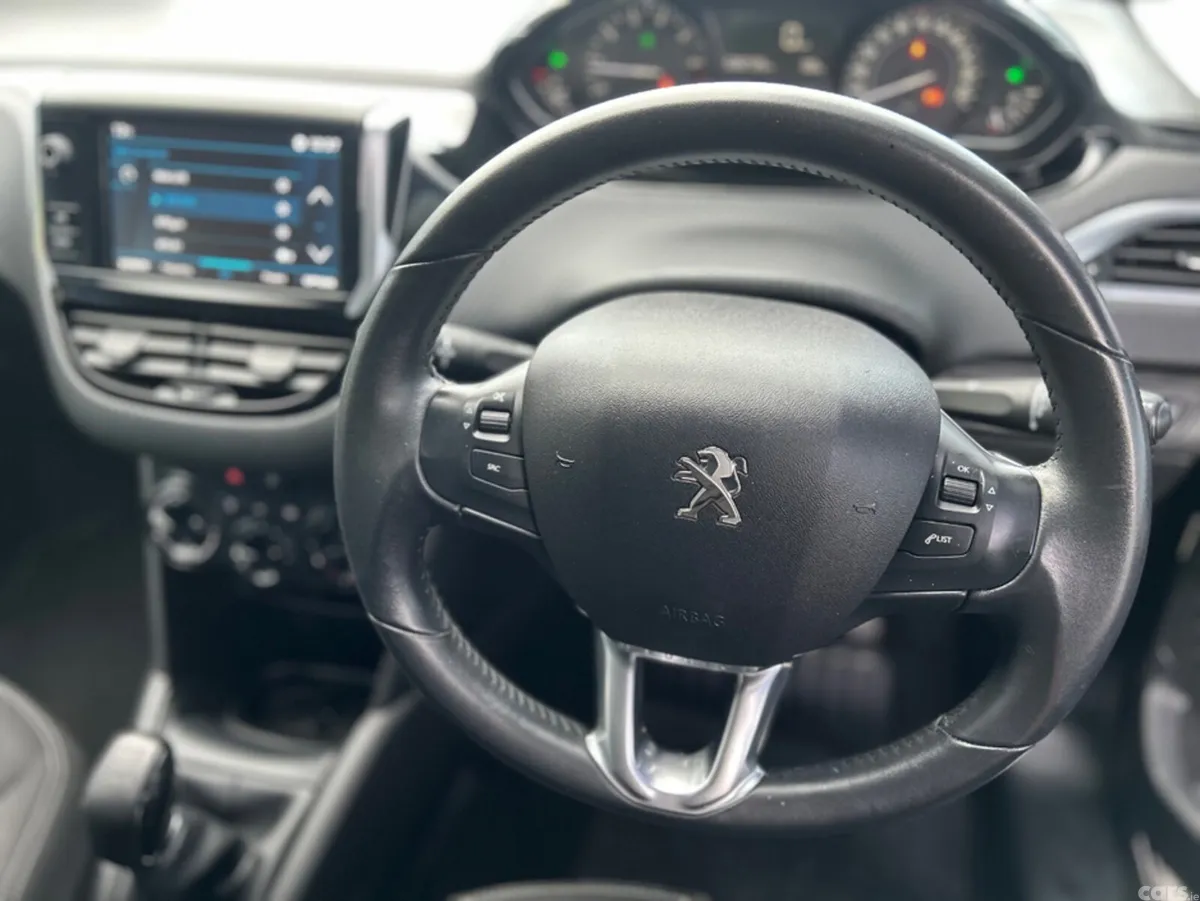 Peugeot 208 Hatchback, Petrol, 2019, Grey