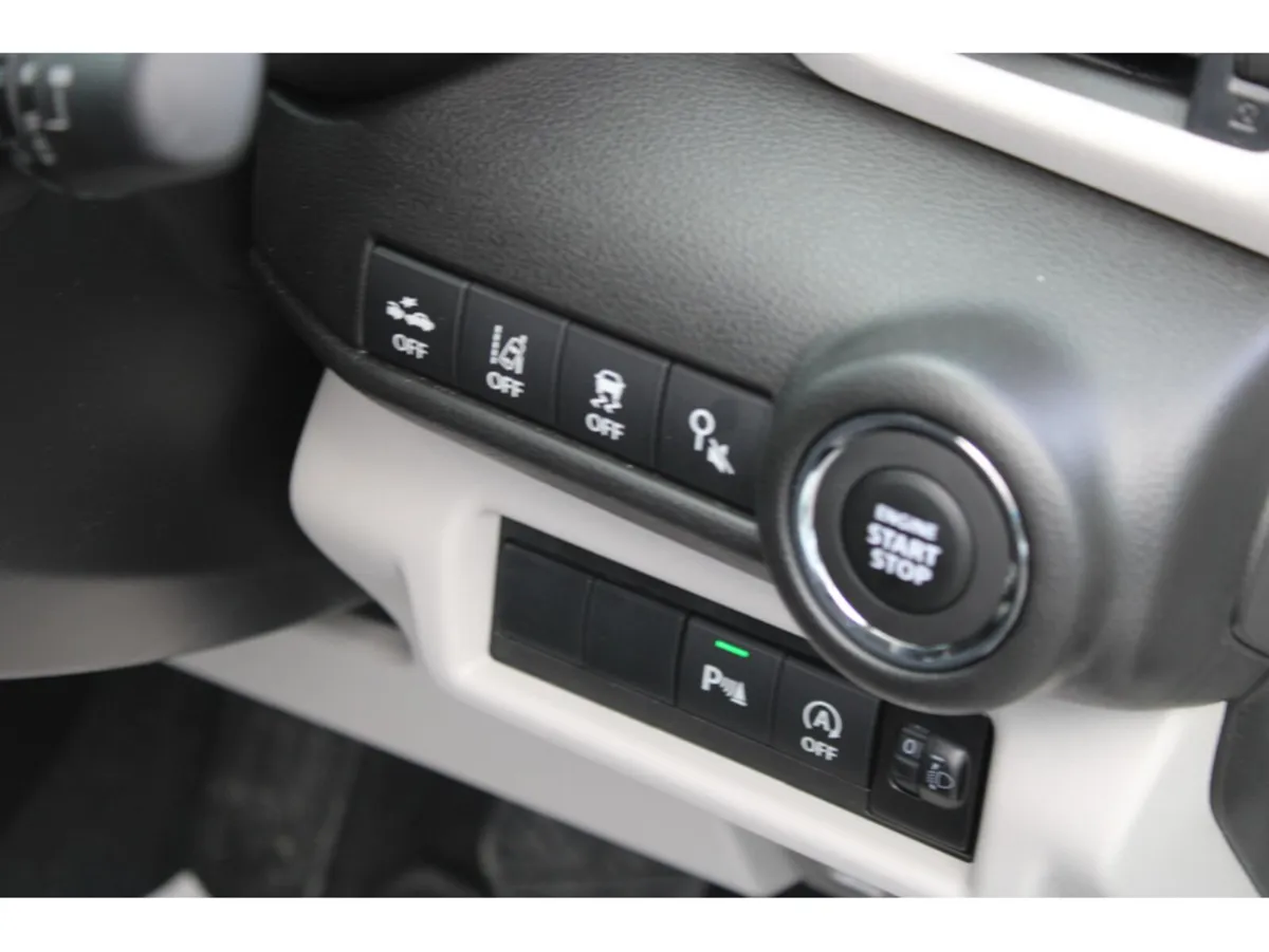 Suzuki Swift Hatchback, Petrol Hybrid, 2027, White