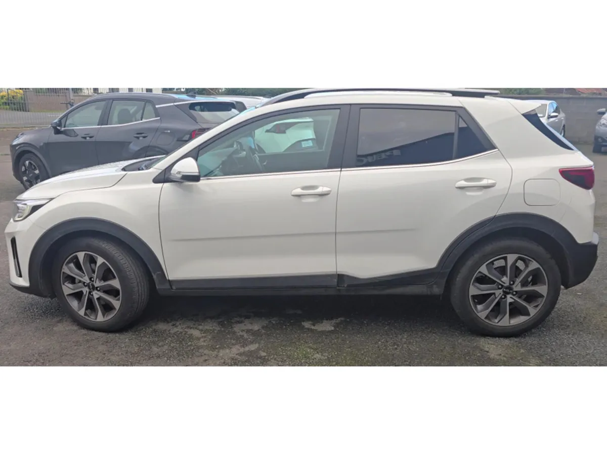Kia Stonic SUV, Petrol Hybrid, 2026, White