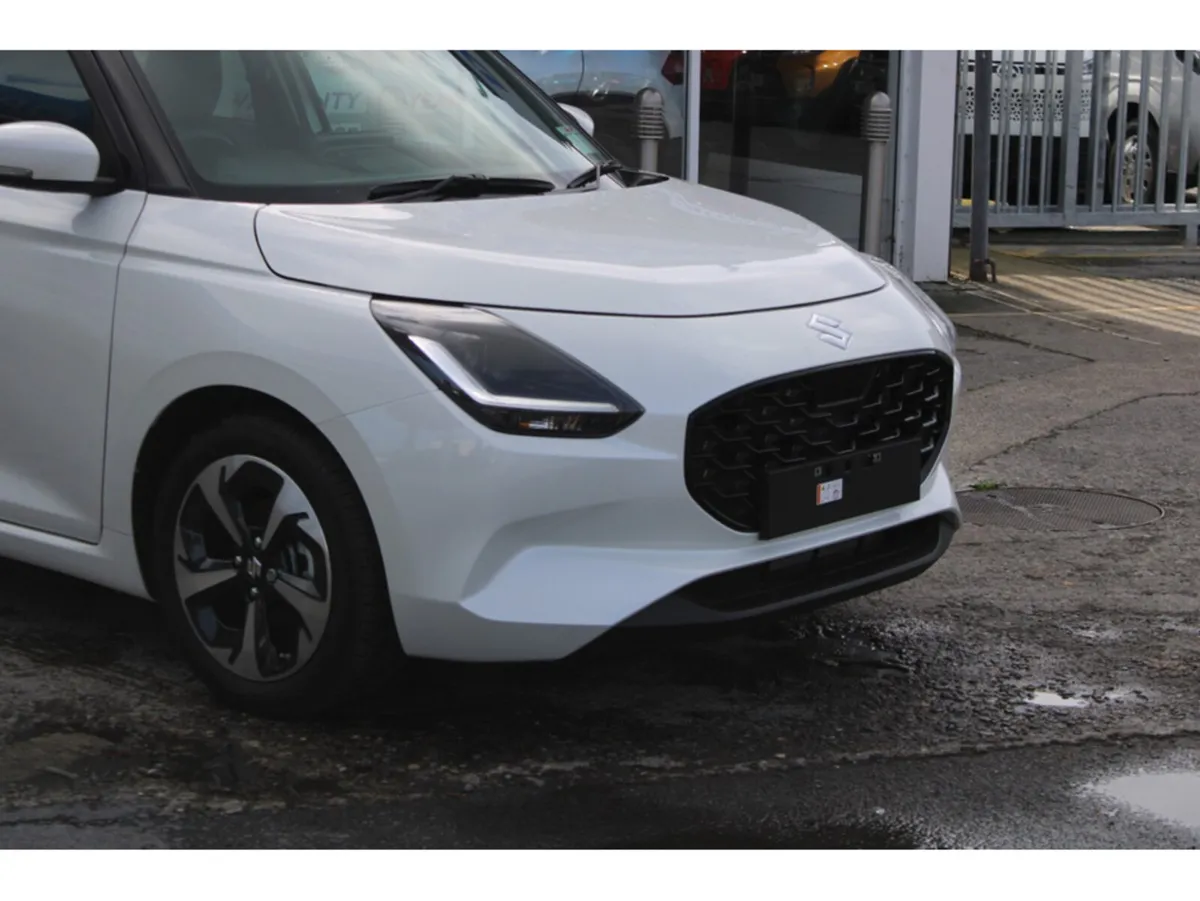 Suzuki Swift Hatchback, Petrol Hybrid, 2027, White