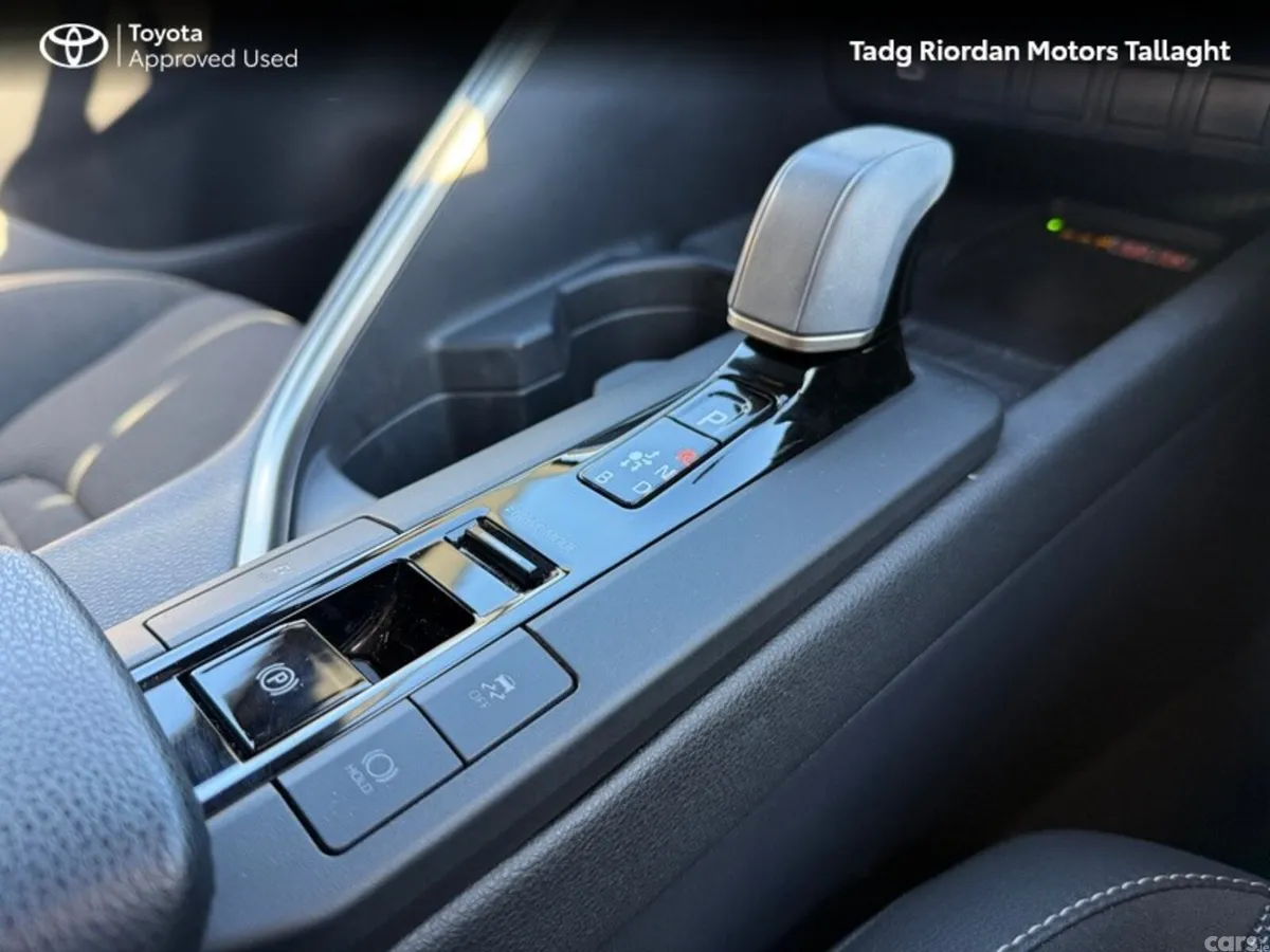 Toyota C-HR SUV, Petrol Hybrid, 2026, White