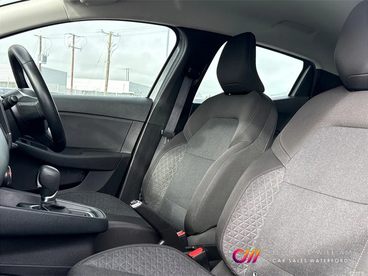 Renault Clio Hatchback, Petrol, 2023, Grey