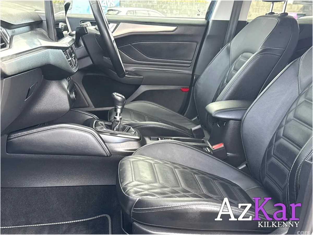 Ford Focus Hatchback, Petrol, 2024, Blue