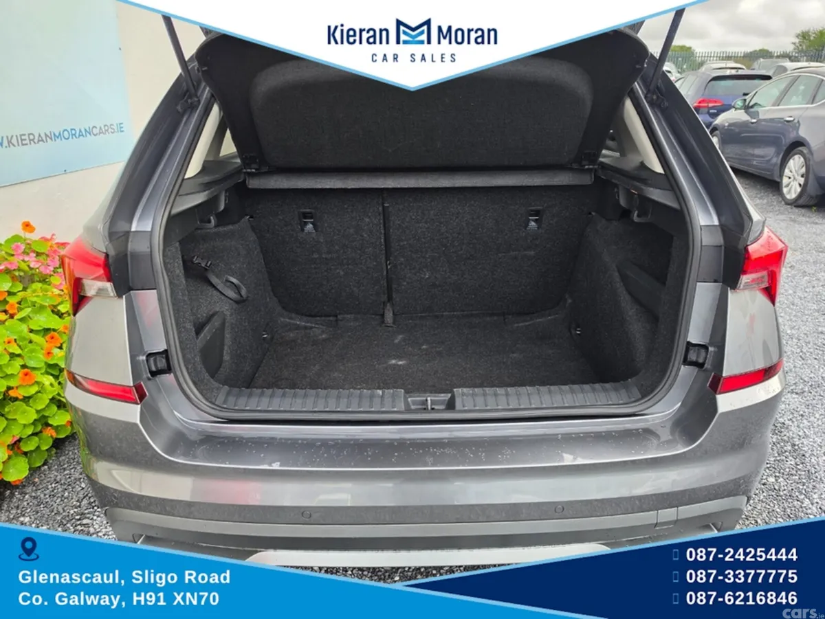 Skoda Kamiq Hatchback, Petrol, 2022, Grey