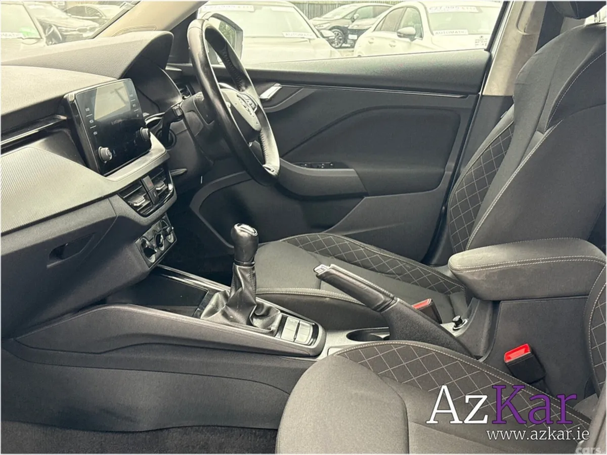 Skoda Kamiq Hatchback, Petrol, 2023, Grey