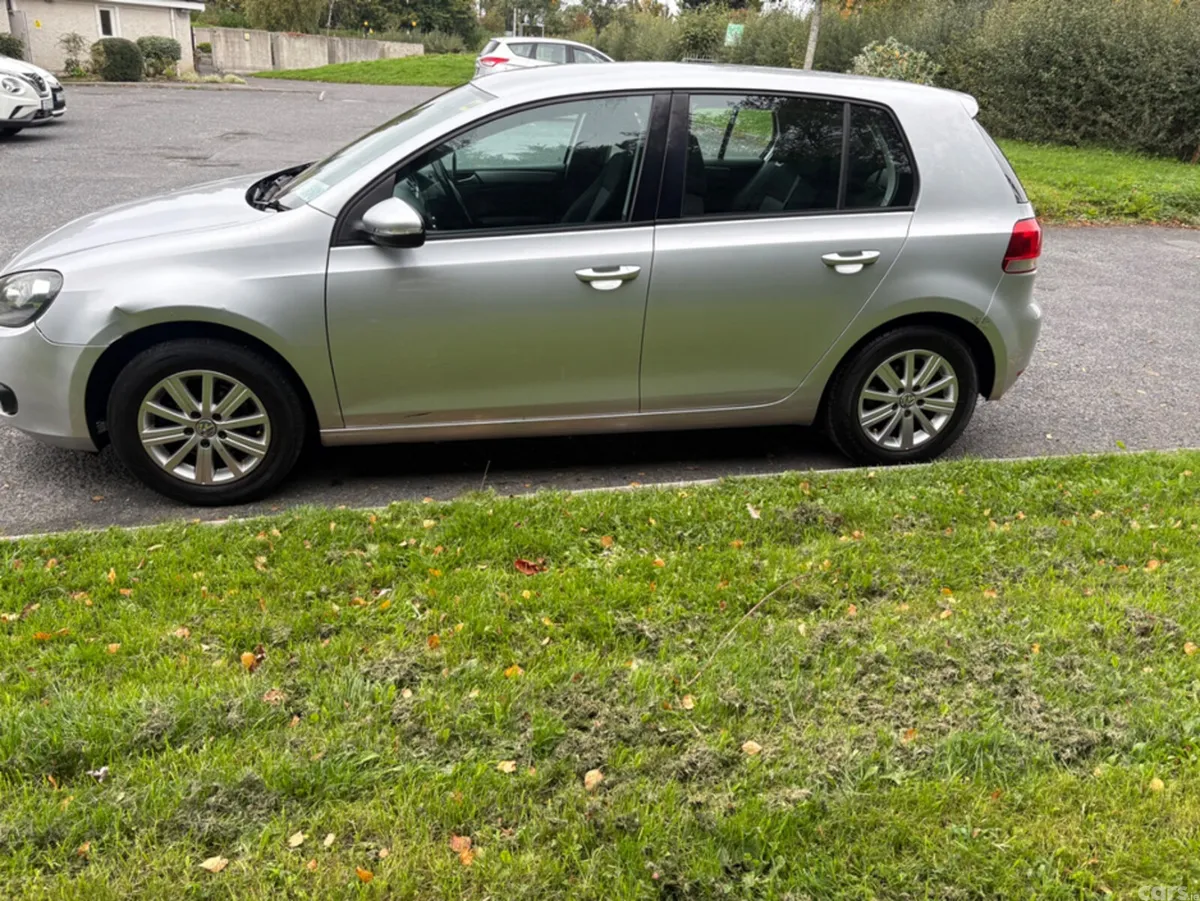 Volkswagen Golf Hatchback, Petrol, 2010, Silver