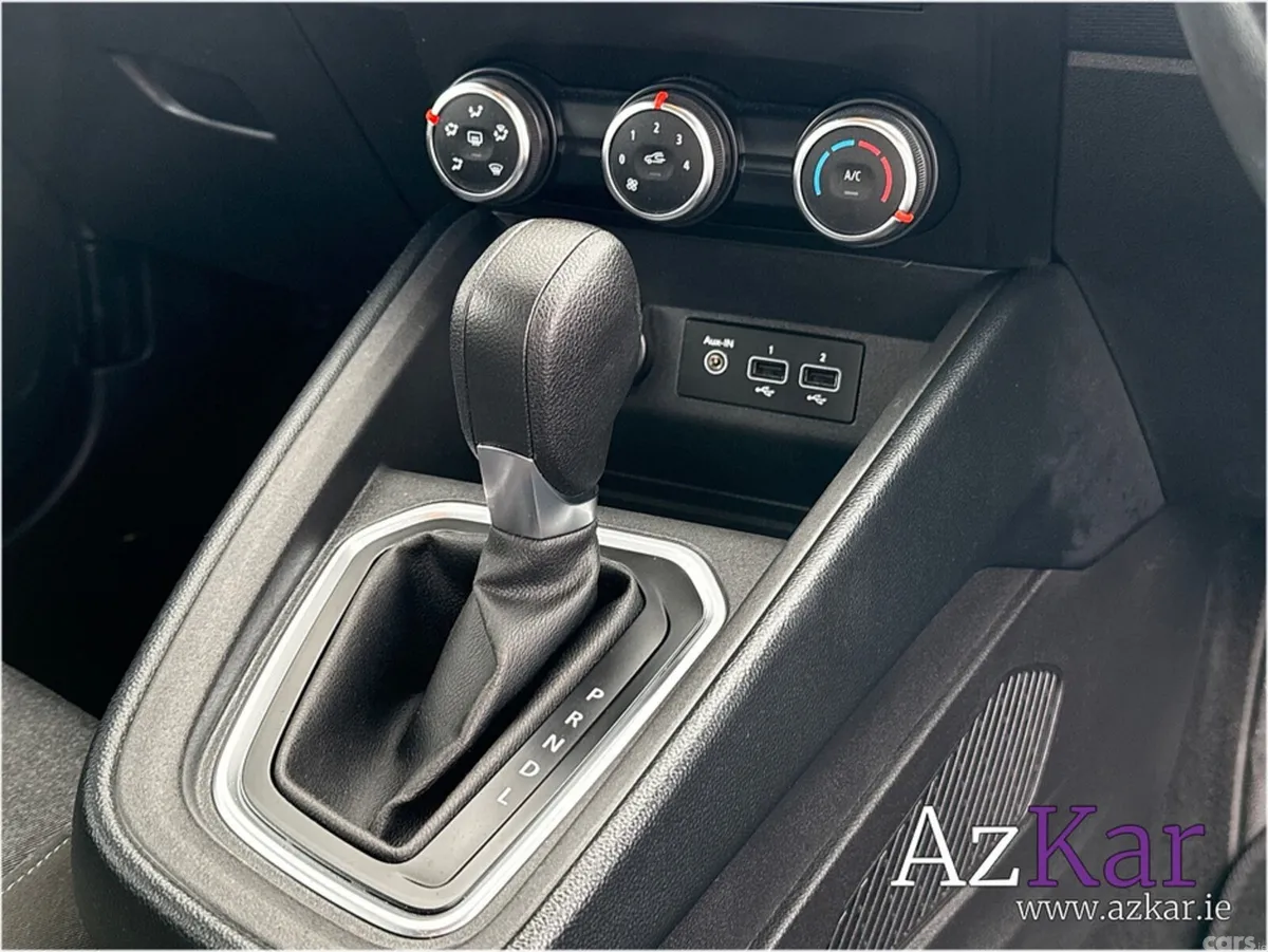 Renault Clio Hatchback, Petrol, 2023, Grey