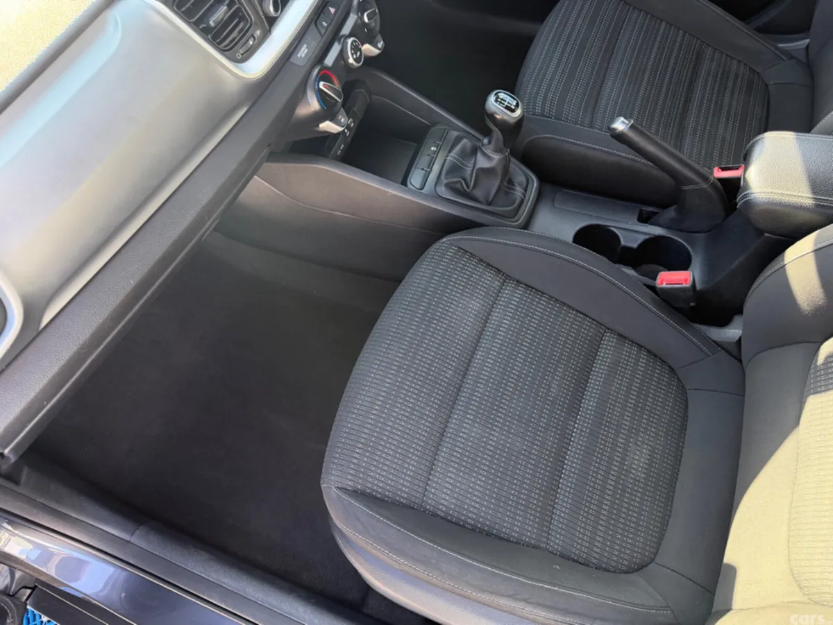 Kia Stonic SUV, Petrol, 2018, Grey