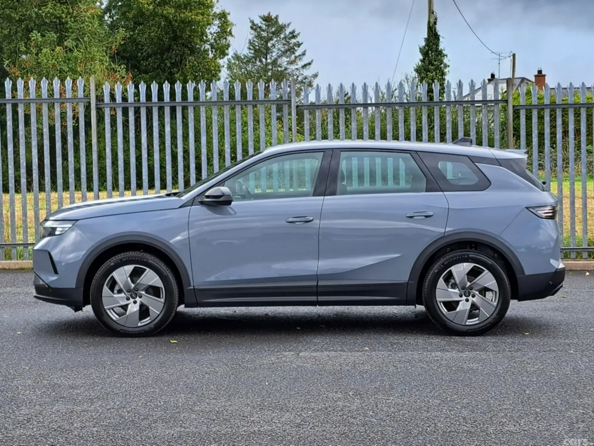 Opel Grandland SUV, Petrol Hybrid, 2027, Grey