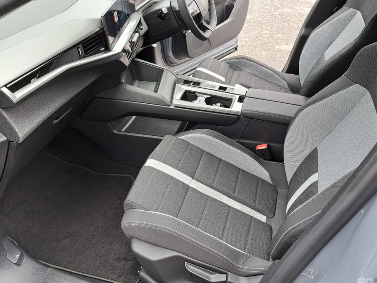 Opel Grandland SUV, Petrol Hybrid, 2027, Grey
