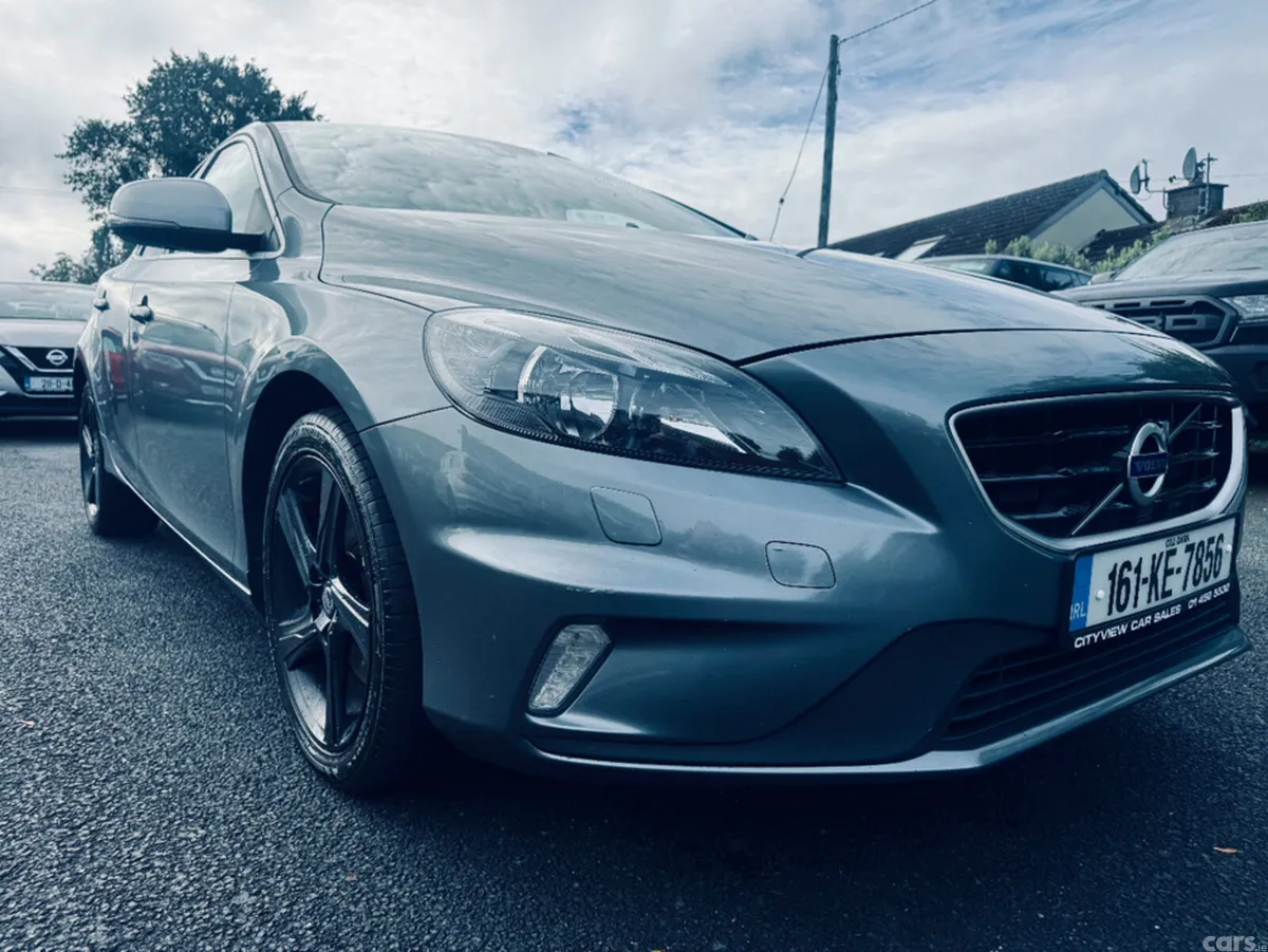 Volvo V40 Hatchback, Diesel, 2016, Grey