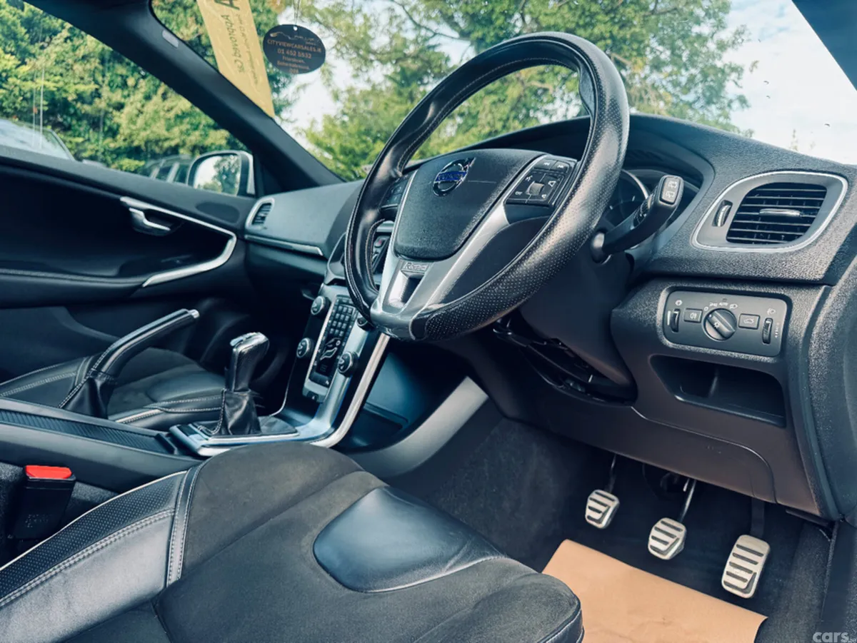 Volvo V40 Hatchback, Diesel, 2016, Grey