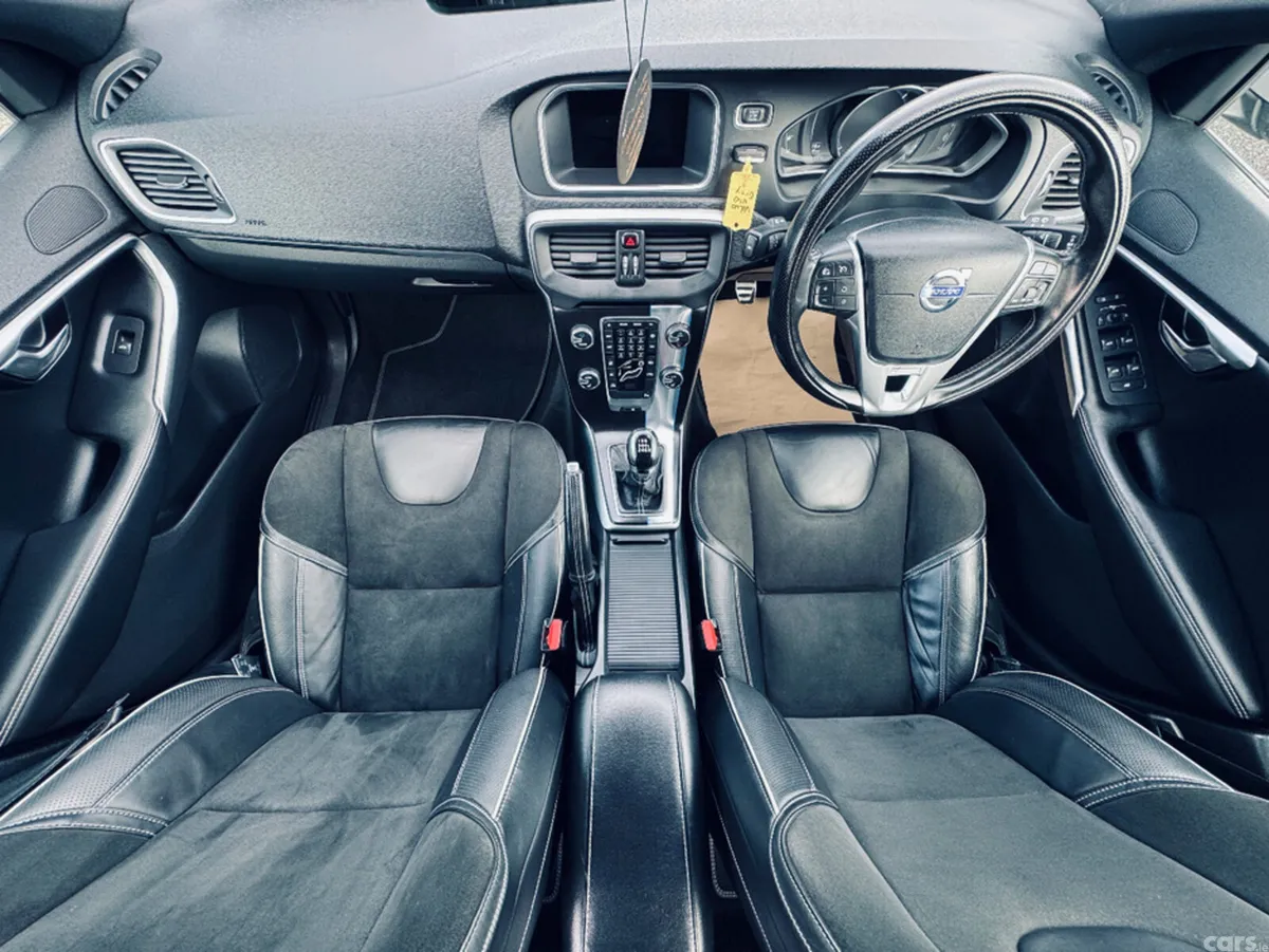 Volvo V40 Hatchback, Diesel, 2016, Grey