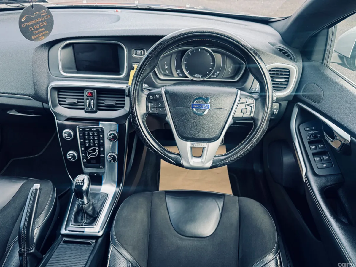 Volvo V40 Hatchback, Diesel, 2016, Grey