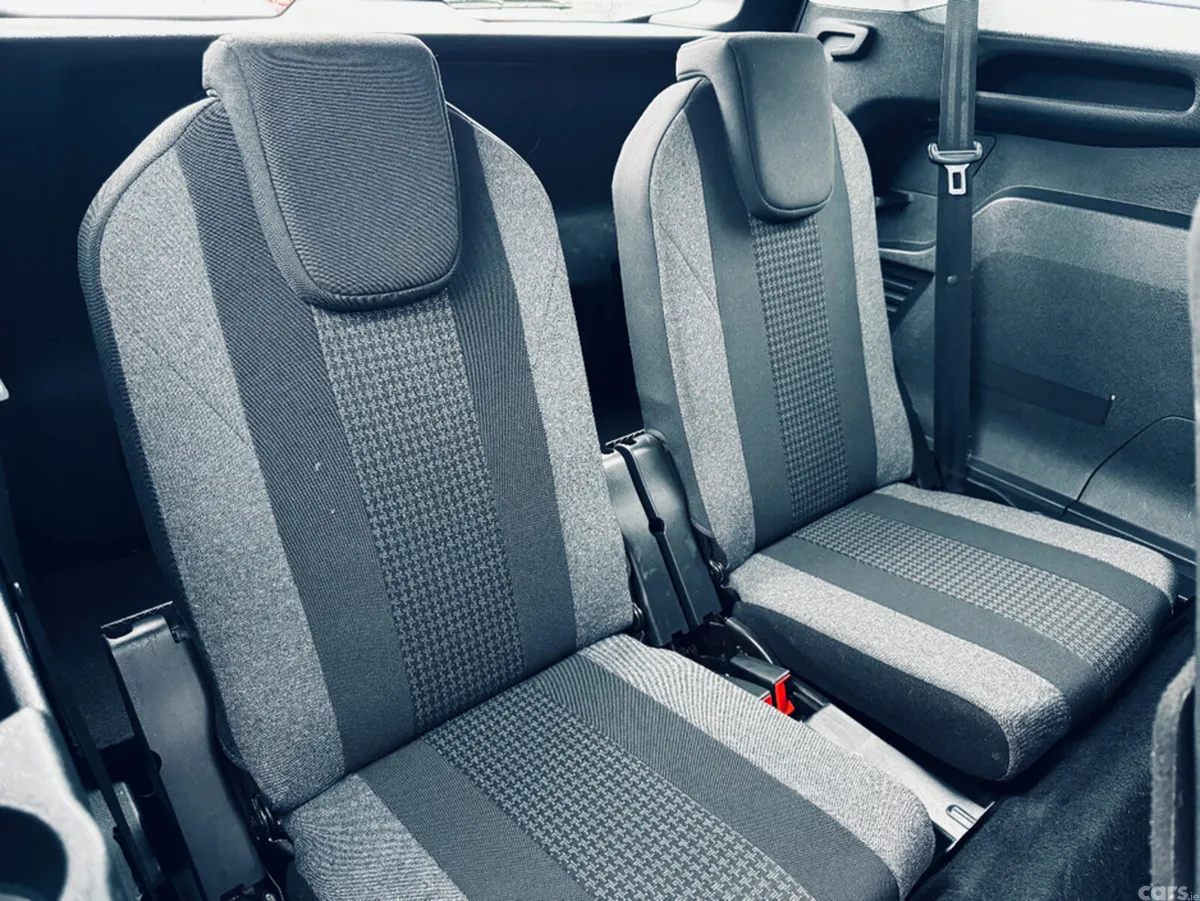 Peugeot 5008 MPV, Diesel, 2018, Grey