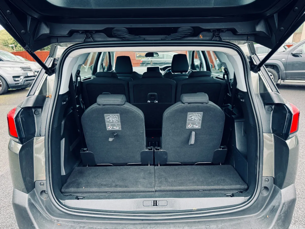 Peugeot 5008 MPV, Diesel, 2018, Grey