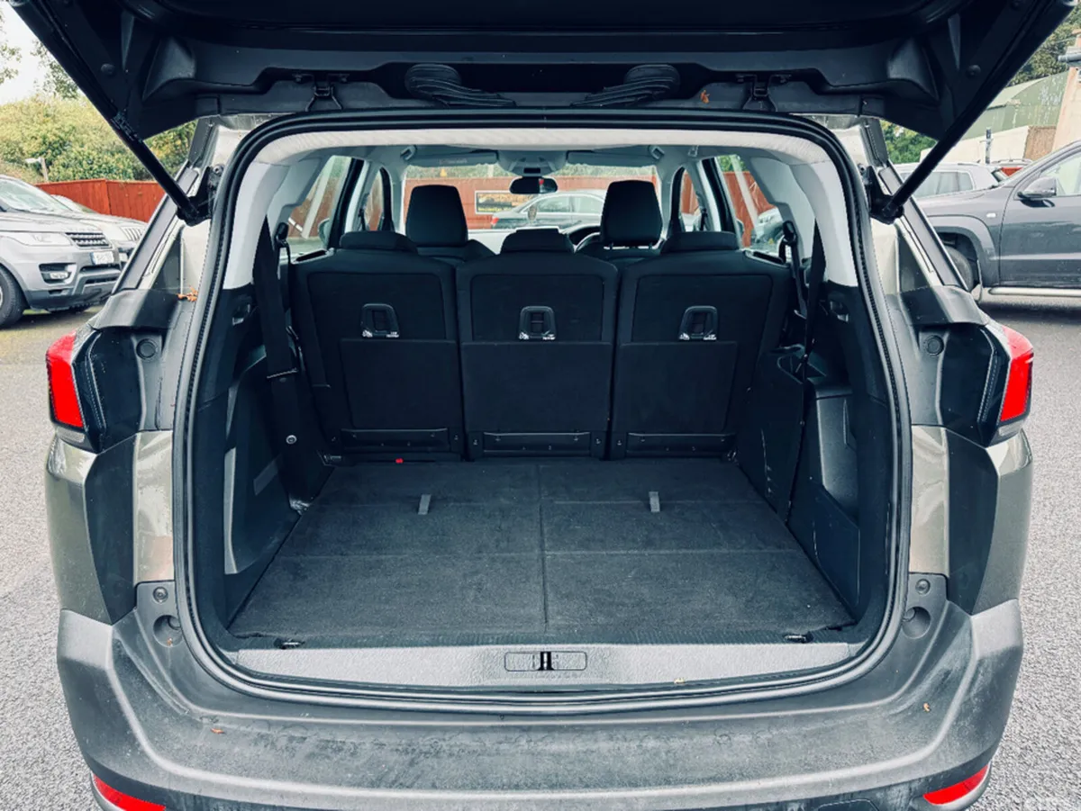 Peugeot 5008 MPV, Diesel, 2018, Grey