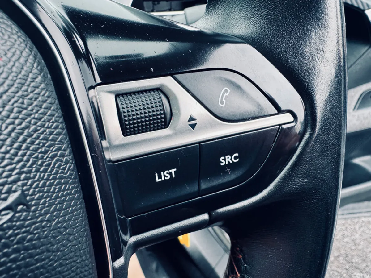 Peugeot 5008 MPV, Diesel, 2018, Grey
