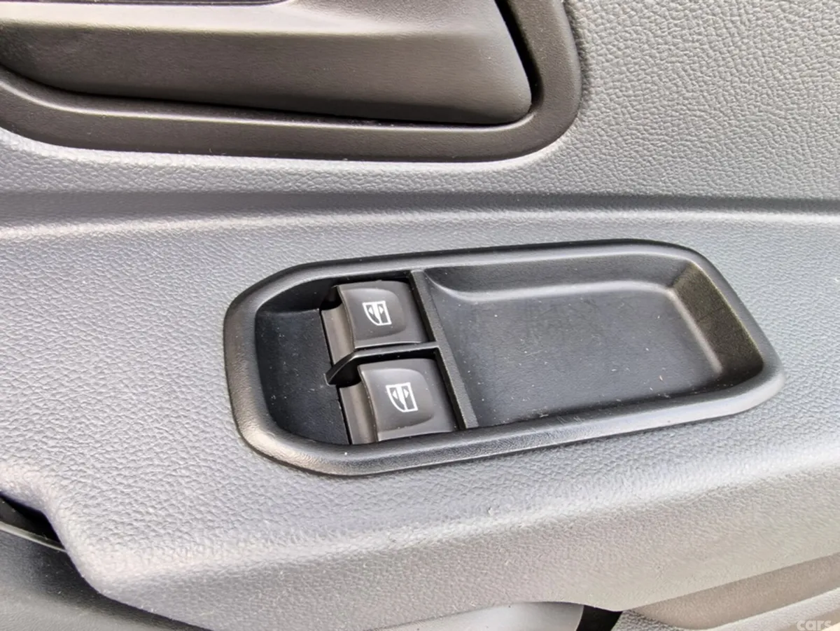 Dacia Duster MPV, Petrol, 2023, Blue