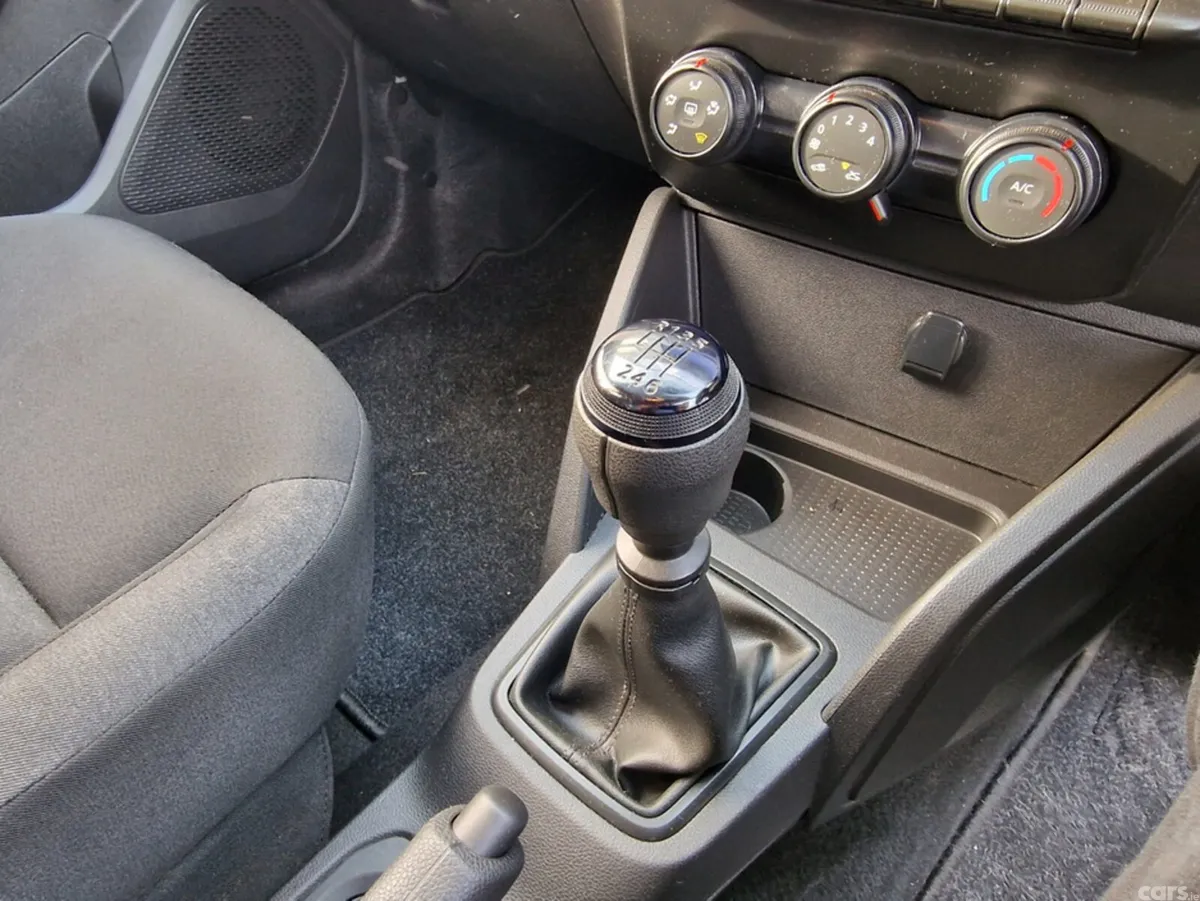 Dacia Duster MPV, Petrol, 2023, Blue