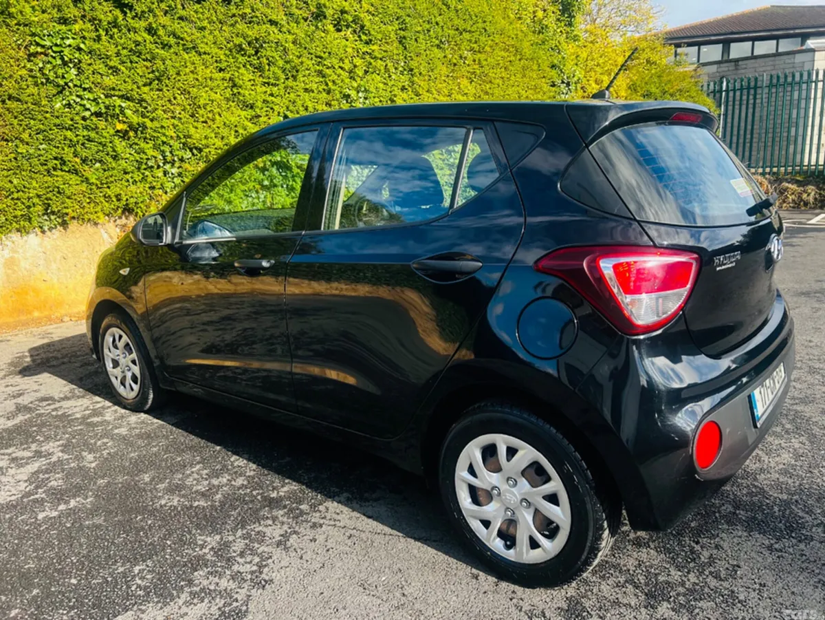 Hyundai i10 Hatchback, Petrol, 2017, Black