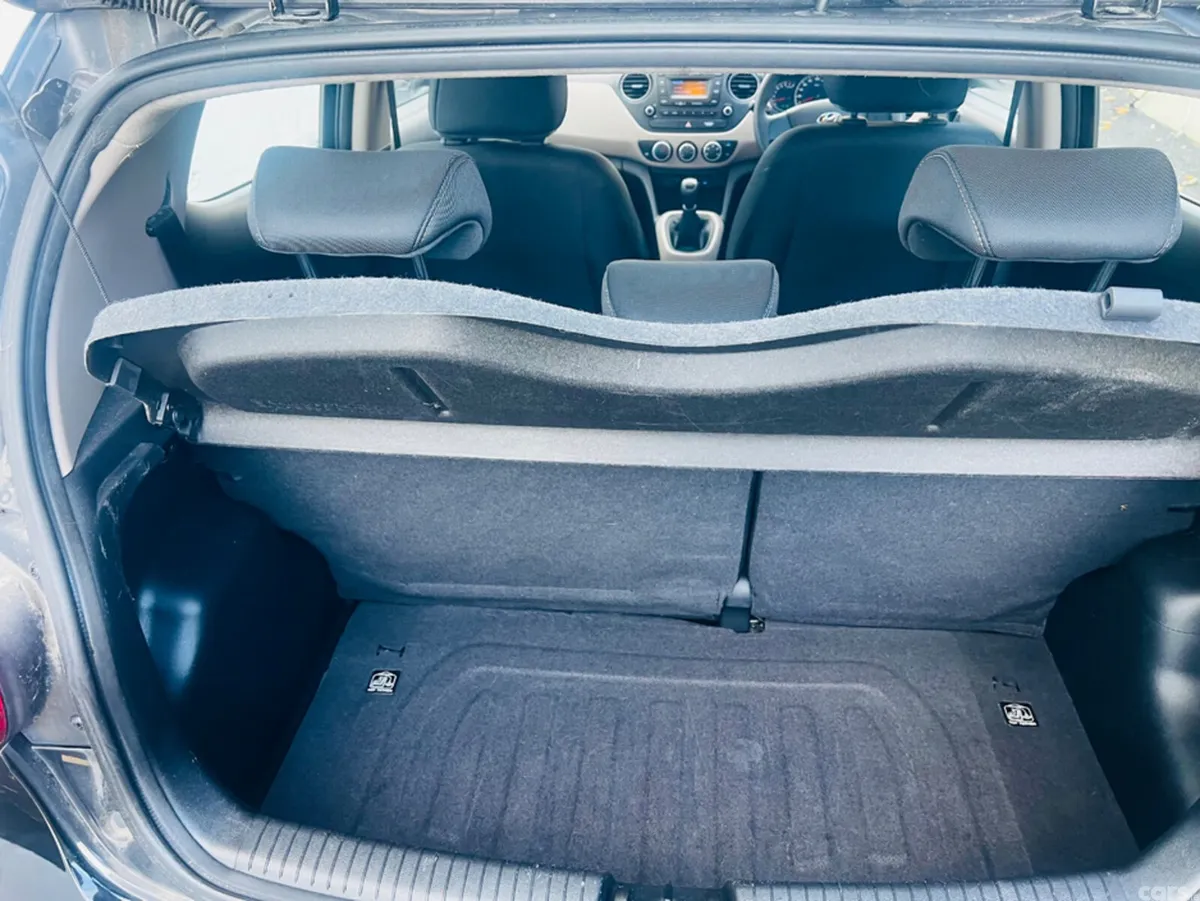 Hyundai i10 Hatchback, Petrol, 2017, Black