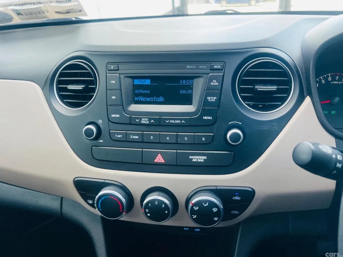 Hyundai i10 Hatchback, Petrol, 2017, Black