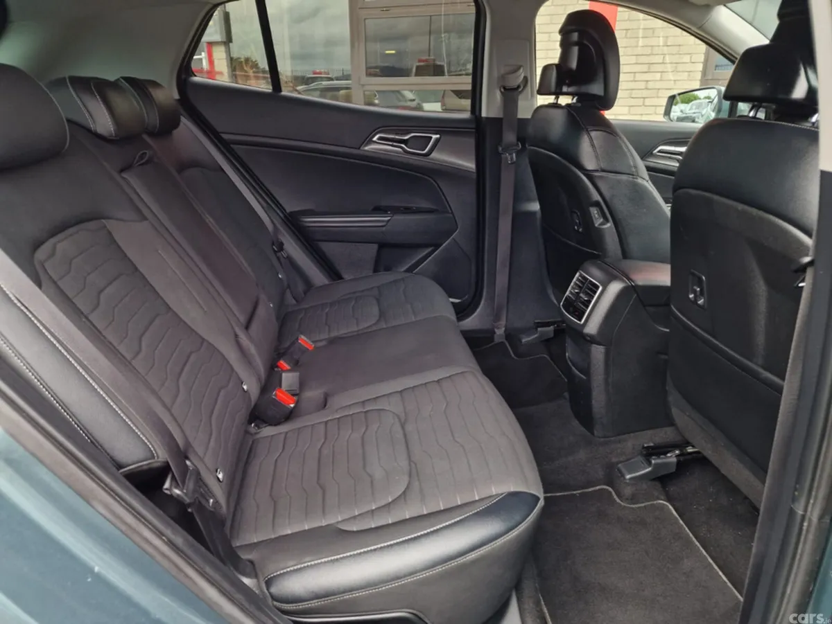 Kia Sportage MPV, Diesel, 2022, Grey