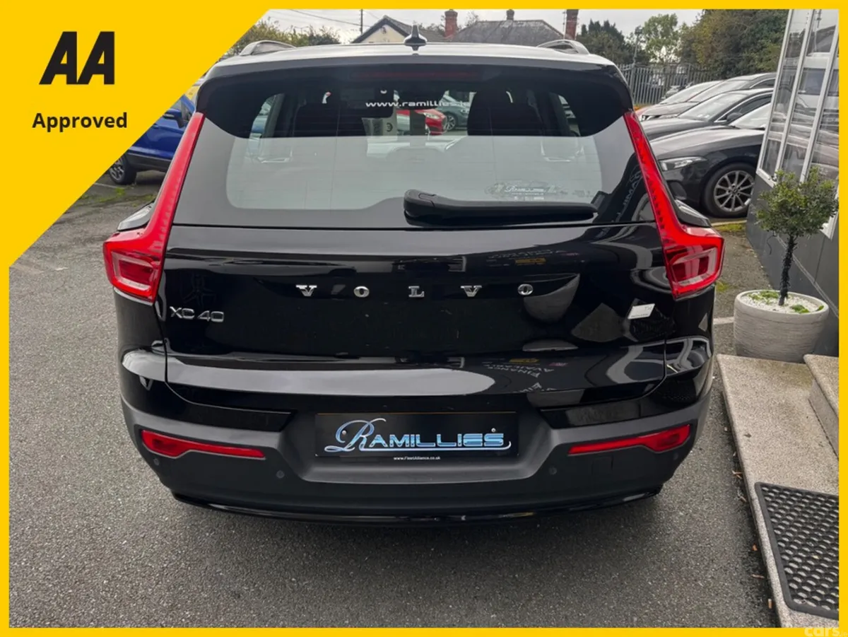 Volvo XC40 Estate, Petrol Plug-in Hybrid, 2023, Black