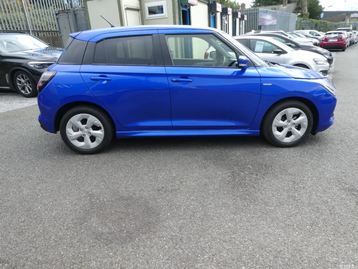 Suzuki Swift Hatchback, Petrol Hybrid, 2024, Blue