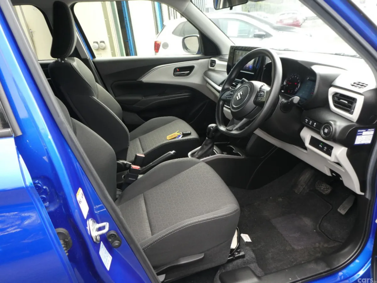 Suzuki Swift Hatchback, Petrol Hybrid, 2024, Blue