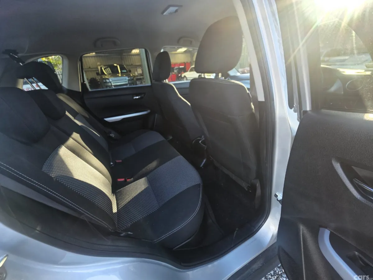 Suzuki Vitara SUV, Petrol, 2016, Silver