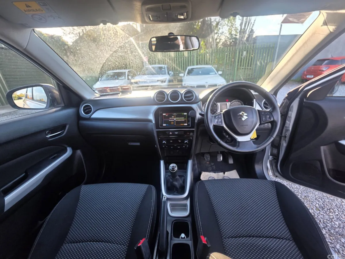 Suzuki Vitara SUV, Petrol, 2016, Silver