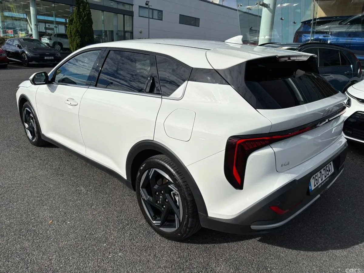 Kia K4 Hatchback, Petrol Hybrid, 2026, White