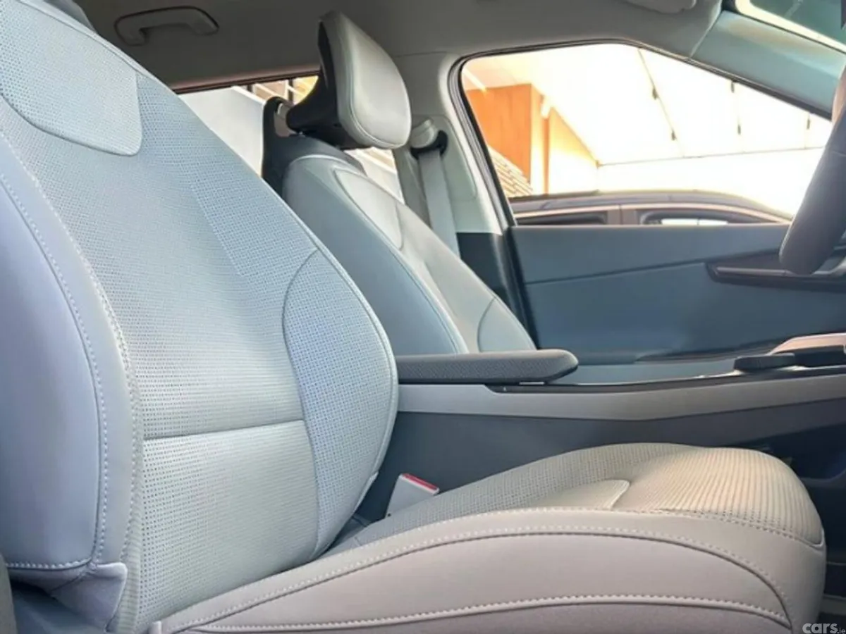 Kia EV6 Hatchback, Electric, 2027, White
