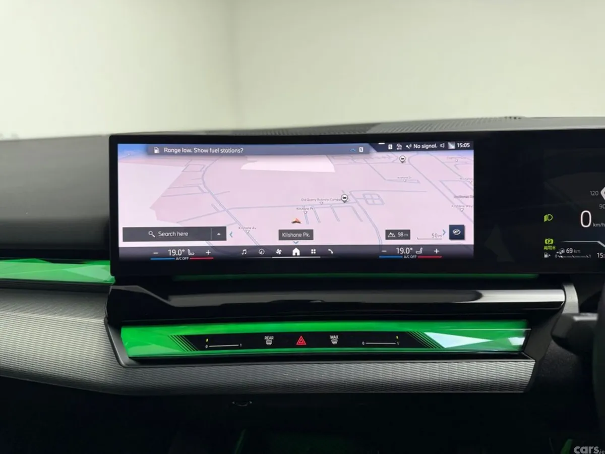 BMW 5-Series Estate, Petrol Plug-in Hybrid, 2025, White
