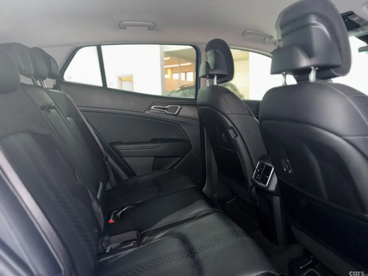 Kia Sportage MPV, Diesel Hybrid, 2026, Blue